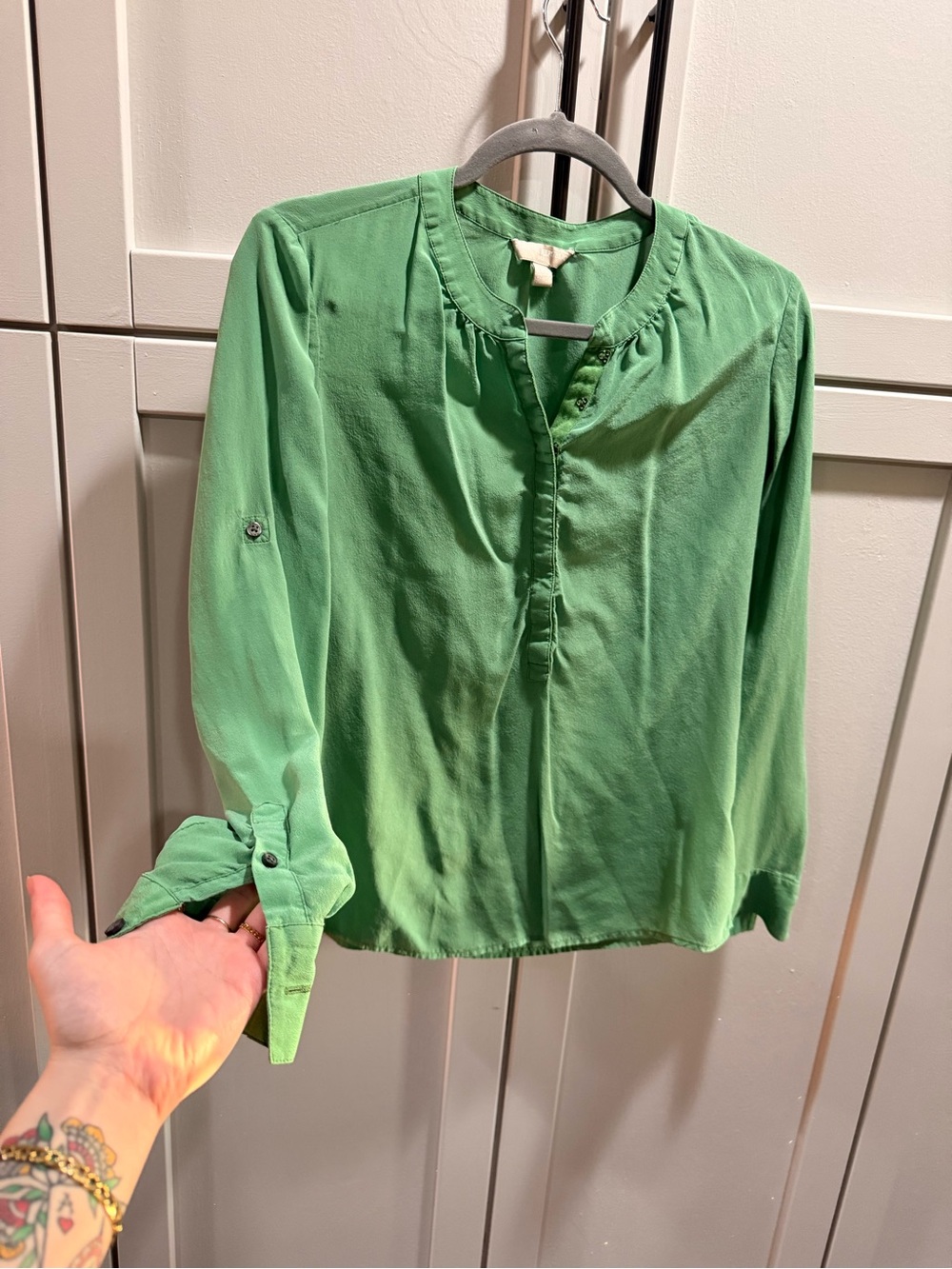 Banana Republic Green Long-Sleeve Split-Neck Blouse